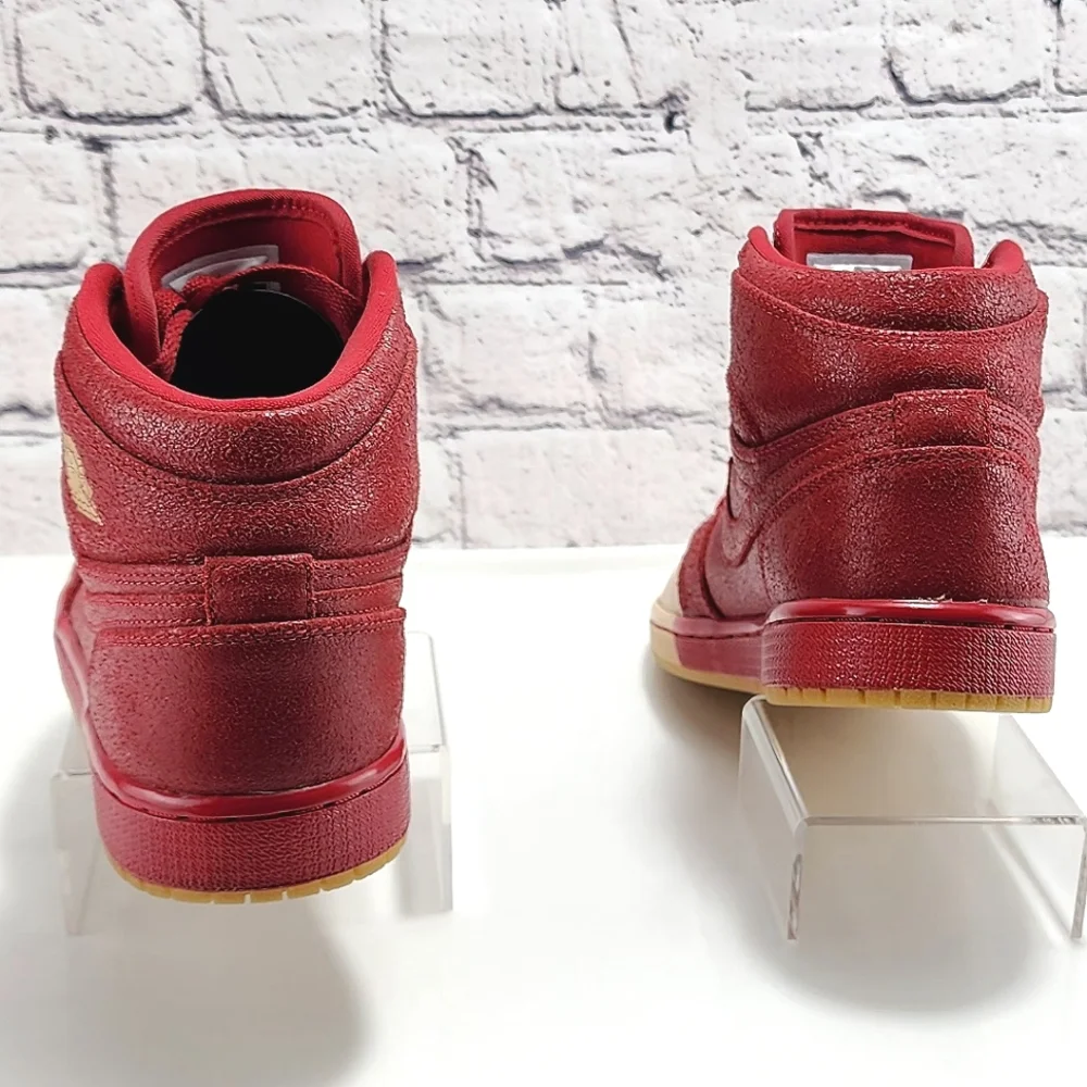JORDAN 1 RETRO HIGH 2017 Dipped Toe Red - Sneakers, Gym red/gold/tan, size 7.5